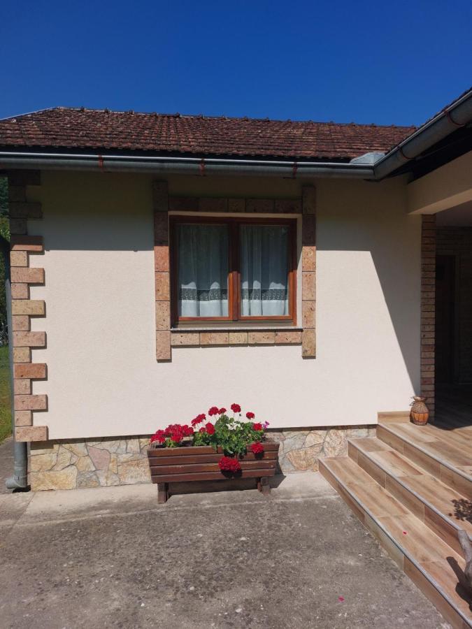 Apartment "Mira" Foca Esterno foto
